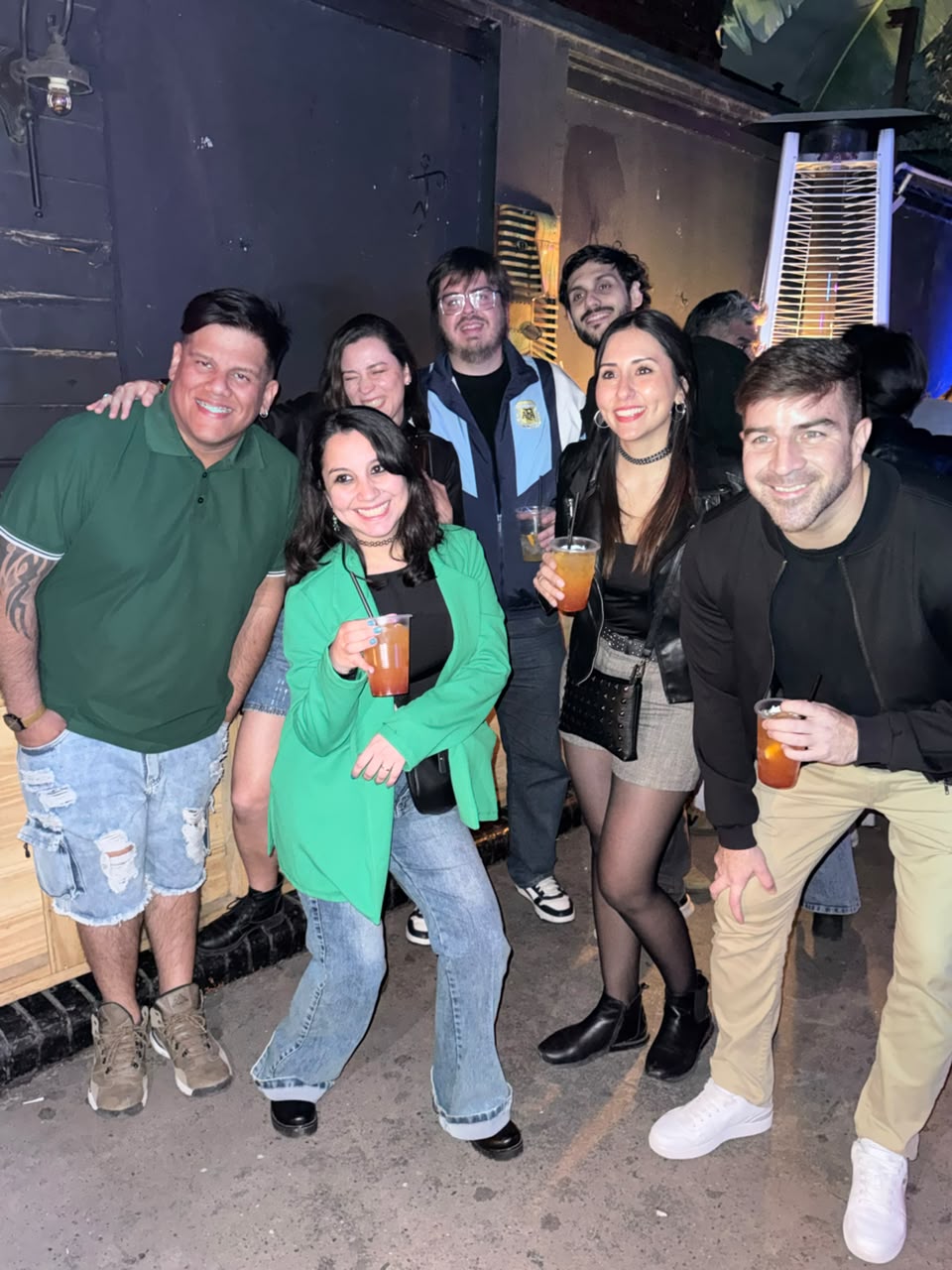 Lucho Pace y público durante el evento en Resto Boris
