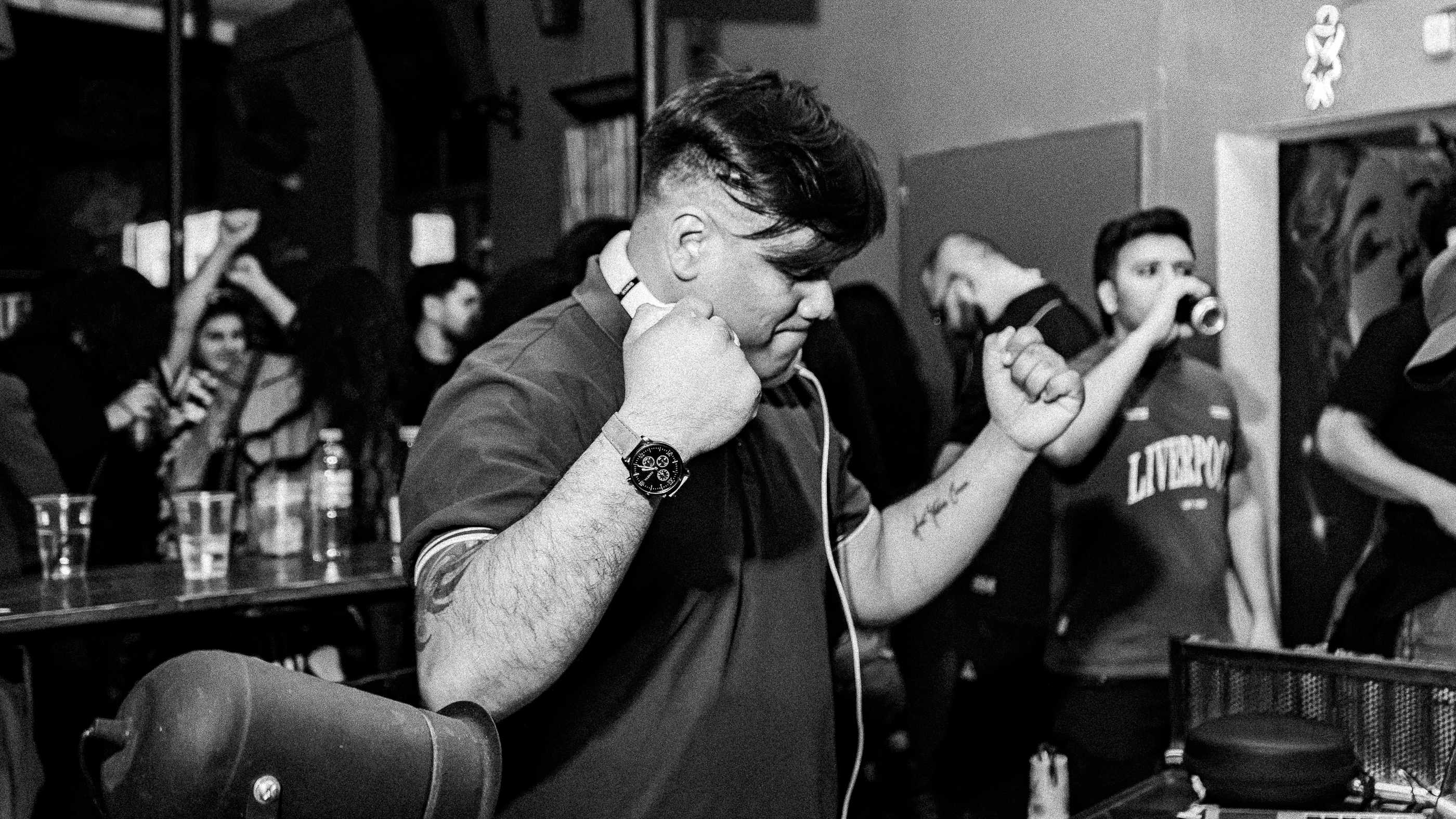 Lucho Pace en pleno set